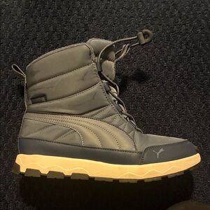 Puma kids dark blue and white Snow Boots